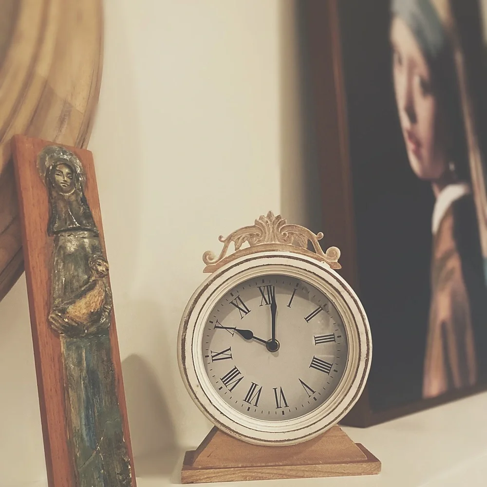 Rustic Distressed Mantel Clock - White Wash Wood - Roman Numerals